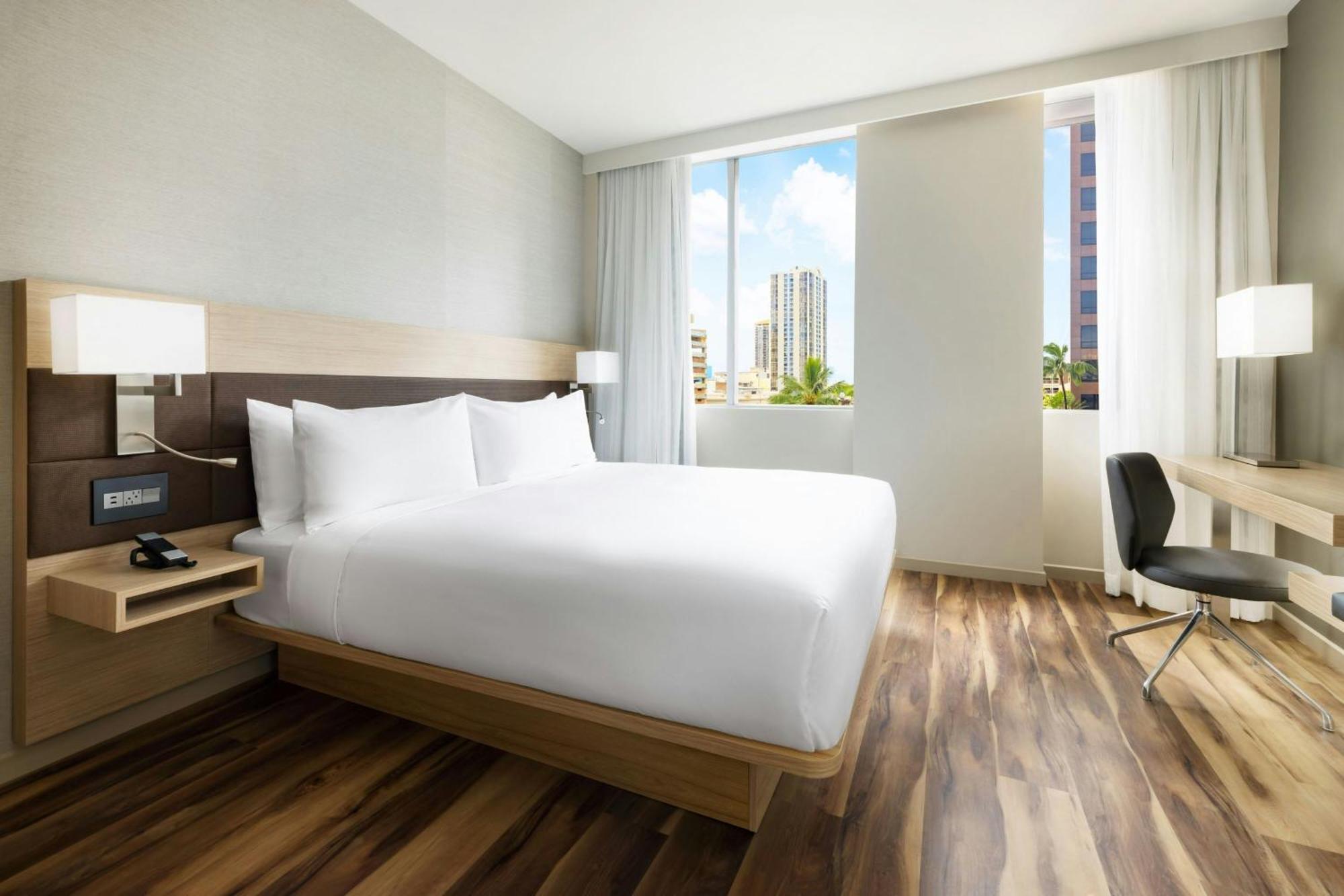 Ac Hotel By Marriott Honolulu Exterior photo